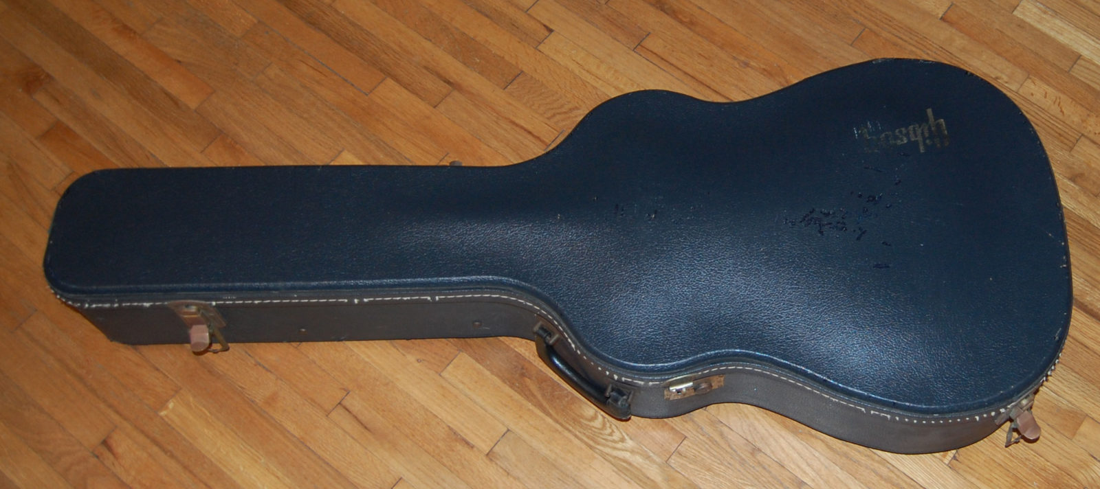 1978 Gibson J45 Deluxe case Joe The Guitarman